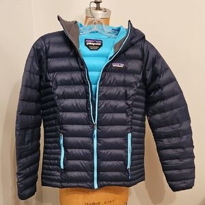 Patagonia Dark Blue Puffer Jacket with Light Blue Trim
